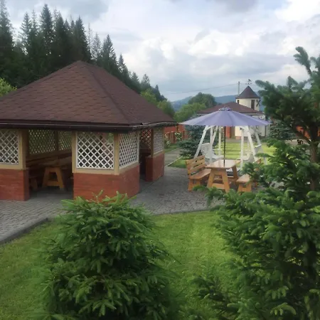 Otel Zolota Pidkova&river 1